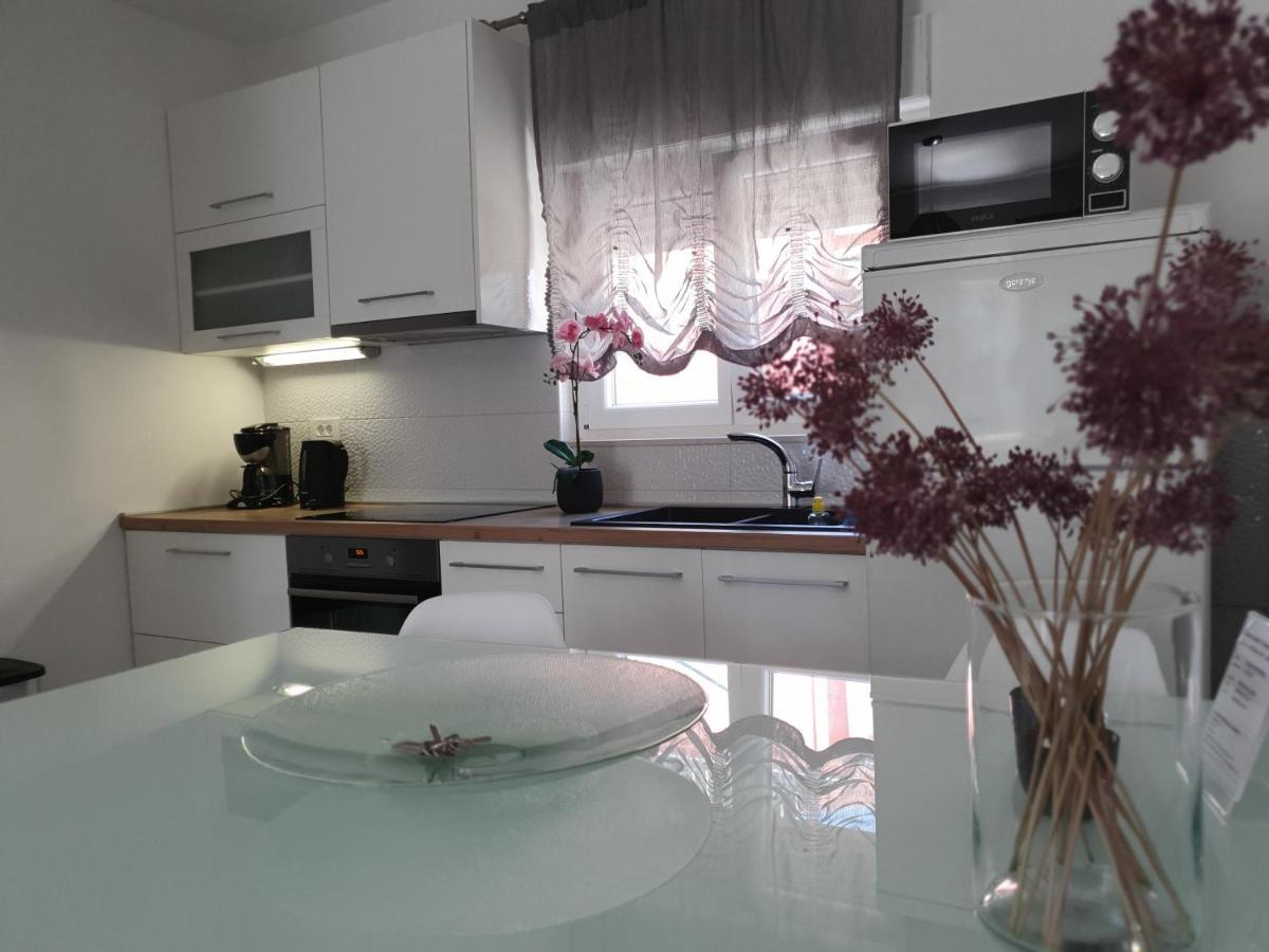 שיבניק Apartment Tonka מראה חיצוני תמונה